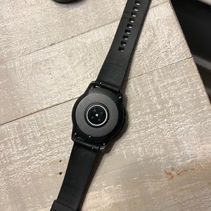 Samsung watch 4. With charger.